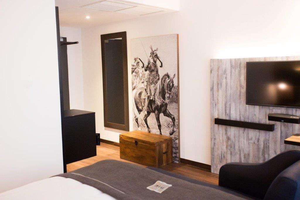 The Niu Saddle Hotel Fuerth Room photo