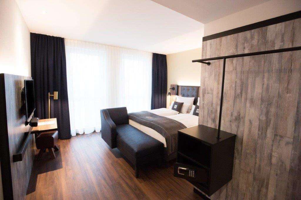 The Niu Saddle Hotel Fuerth Room photo